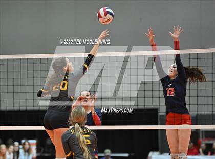 Thumbnail 1 in Hackett vs Baptist Prep (AAA 3A Staate Final) photogallery.