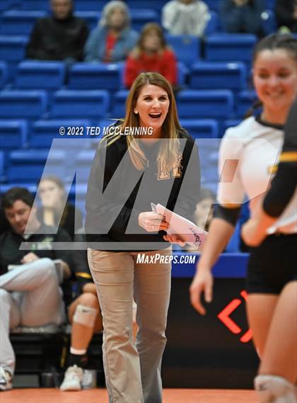 Thumbnail 3 in Hackett vs Baptist Prep (AAA 3A Staate Final) photogallery.