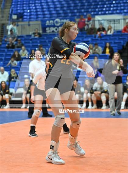 Thumbnail 3 in Hackett vs Baptist Prep (AAA 3A Staate Final) photogallery.