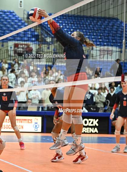 Thumbnail 1 in Hackett vs Baptist Prep (AAA 3A Staate Final) photogallery.