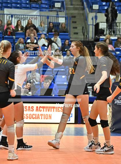 Thumbnail 2 in Hackett vs Baptist Prep (AAA 3A Staate Final) photogallery.