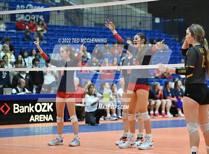 Thumbnail 1 in Hackett vs Baptist Prep (AAA 3A Staate Final) photogallery.