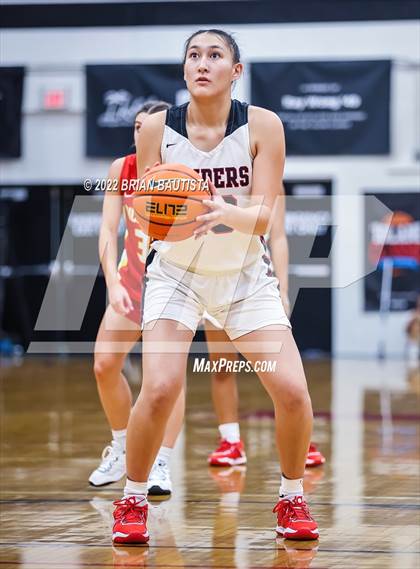 Thumbnail 2 in 'Iolani vs Incarnate Word (Iolani Classic Honolulu - Day 2) photogallery.