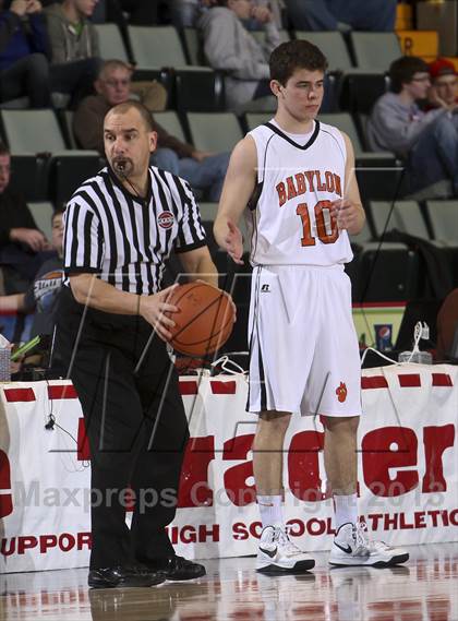 Thumbnail 3 in Babylon vs. Westhill (NYSPHSAA Class B Semifinal) photogallery.