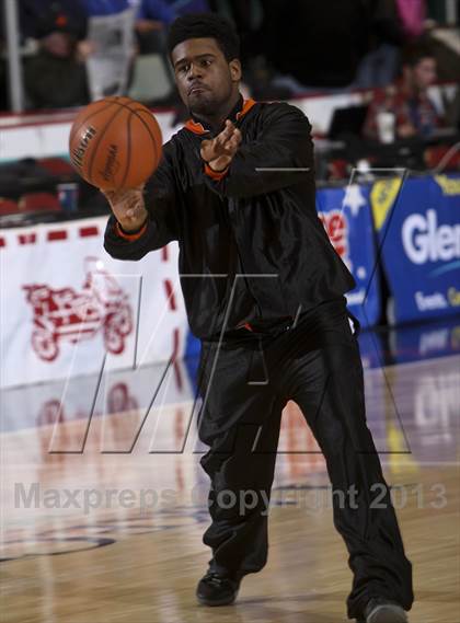 Thumbnail 2 in Babylon vs. Westhill (NYSPHSAA Class B Semifinal) photogallery.