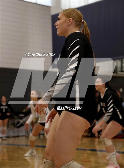 Thumbnail 3 in Orange Lutheran vs. Mountain View (Lancer Invitational) photogallery.