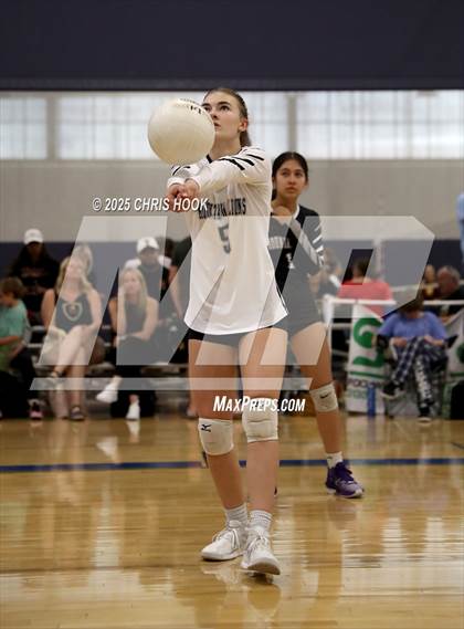 Thumbnail 1 in Orange Lutheran vs. Mountain View (Lancer Invitational) photogallery.