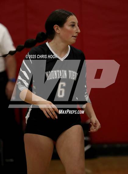 Thumbnail 3 in Orange Lutheran vs. Mountain View (Lancer Invitational) photogallery.