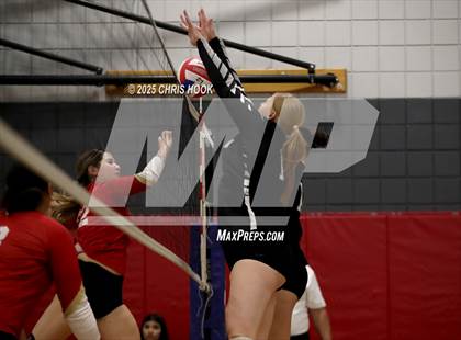 Thumbnail 1 in Orange Lutheran vs. Mountain View (Lancer Invitational) photogallery.