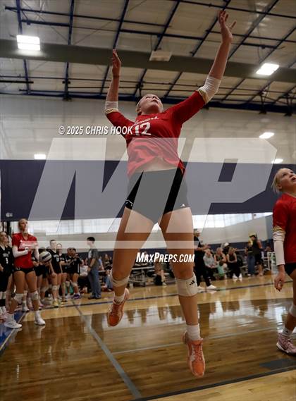 Thumbnail 3 in Orange Lutheran vs. Mountain View (Lancer Invitational) photogallery.