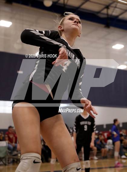 Thumbnail 3 in Orange Lutheran vs. Mountain View (Lancer Invitational) photogallery.