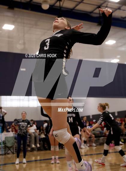 Thumbnail 2 in Orange Lutheran vs. Mountain View (Lancer Invitational) photogallery.