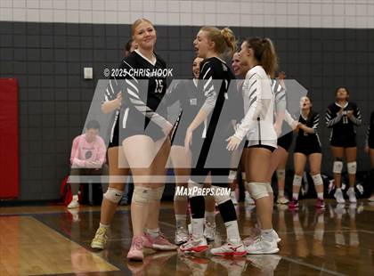 Thumbnail 2 in Orange Lutheran vs. Mountain View (Lancer Invitational) photogallery.