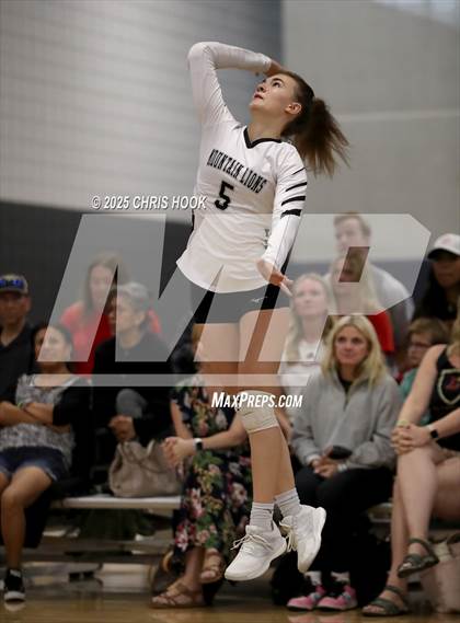 Thumbnail 2 in Orange Lutheran vs. Mountain View (Lancer Invitational) photogallery.