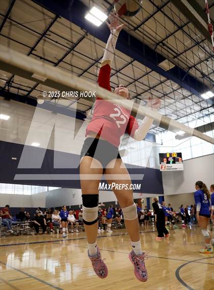 Thumbnail 3 in Orange Lutheran vs. Mountain View (Lancer Invitational) photogallery.
