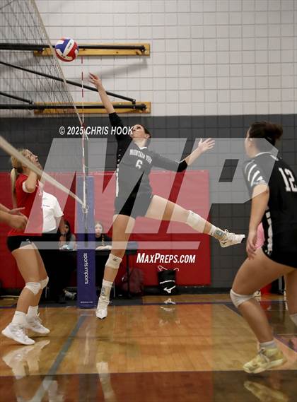 Thumbnail 2 in Orange Lutheran vs. Mountain View (Lancer Invitational) photogallery.