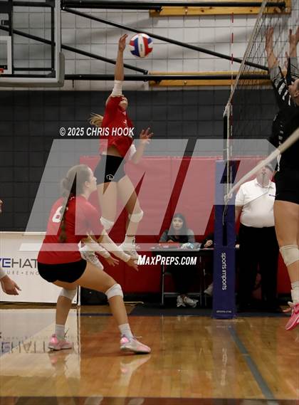 Thumbnail 2 in Orange Lutheran vs. Mountain View (Lancer Invitational) photogallery.