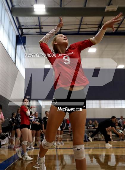 Thumbnail 2 in Orange Lutheran vs. Mountain View (Lancer Invitational) photogallery.
