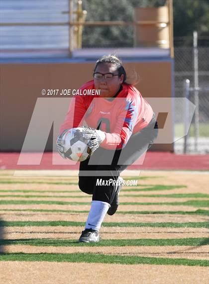 Thumbnail 3 in McCollum vs Lee [Robert E.] (Harlandale Showcase Tournament) photogallery.