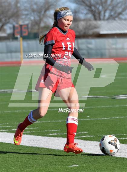 Thumbnail 2 in McCollum vs Lee [Robert E.] (Harlandale Showcase Tournament) photogallery.