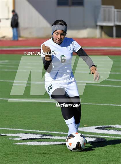 Thumbnail 2 in McCollum vs Lee [Robert E.] (Harlandale Showcase Tournament) photogallery.