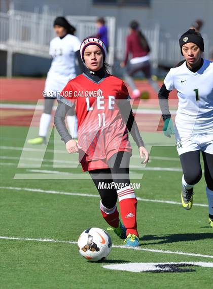 Thumbnail 3 in McCollum vs Lee [Robert E.] (Harlandale Showcase Tournament) photogallery.