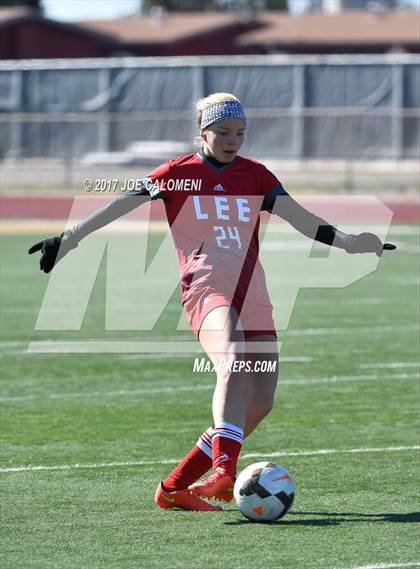 Thumbnail 2 in McCollum vs Lee [Robert E.] (Harlandale Showcase Tournament) photogallery.