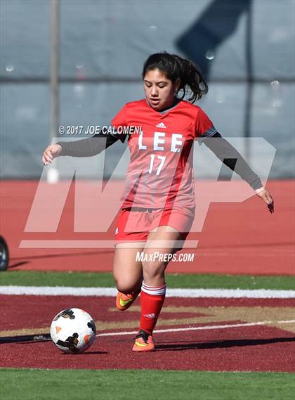 Thumbnail 2 in McCollum vs Lee [Robert E.] (Harlandale Showcase Tournament) photogallery.