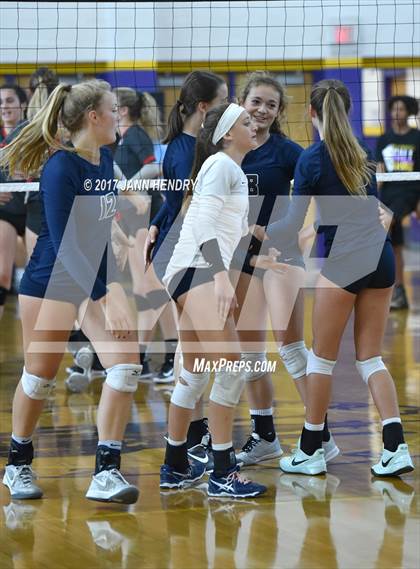 Thumbnail 1 in Mater Dei vs. Skyview (Durango Fall Classic) photogallery.