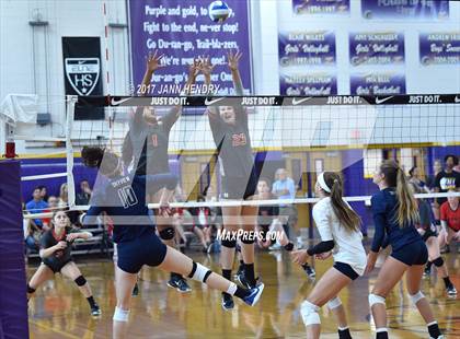 Thumbnail 3 in Mater Dei vs. Skyview (Durango Fall Classic) photogallery.