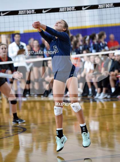 Thumbnail 2 in Mater Dei vs. Skyview (Durango Fall Classic) photogallery.