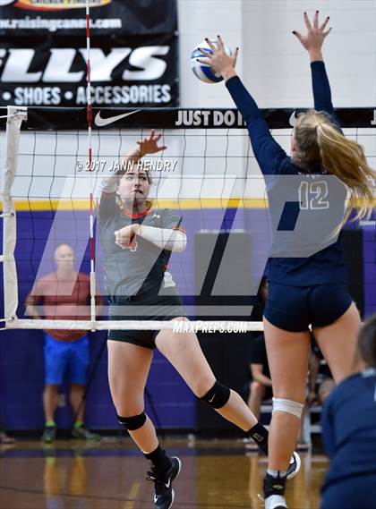 Thumbnail 3 in Mater Dei vs. Skyview (Durango Fall Classic) photogallery.