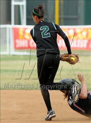 Thumbnail 1 in Savanna vs. South (Loara Tournament) photogallery.
