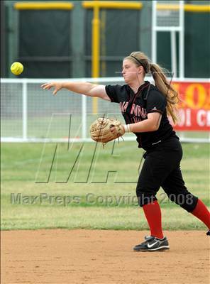 Thumbnail 1 in Savanna vs. South (Loara Tournament) photogallery.