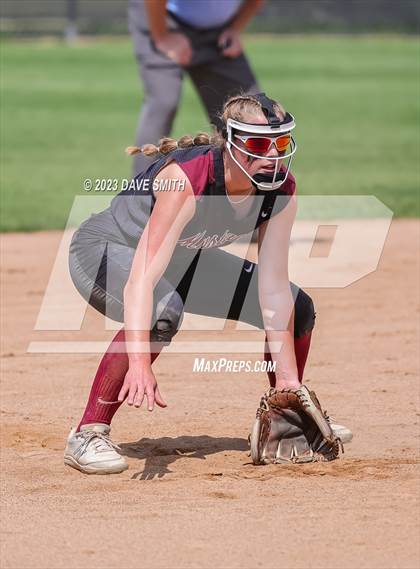 Thumbnail 3 in Mt. Vernon vs North Scott (Linn-Mar/Alburnett Invitational) photogallery.