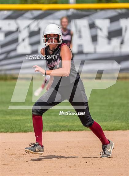 Thumbnail 3 in Mt. Vernon vs North Scott (Linn-Mar/Alburnett Invitational) photogallery.