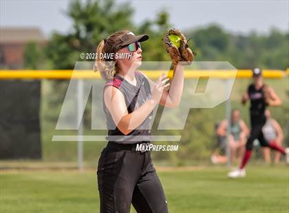 Thumbnail 1 in Mt. Vernon vs North Scott (Linn-Mar/Alburnett Invitational) photogallery.