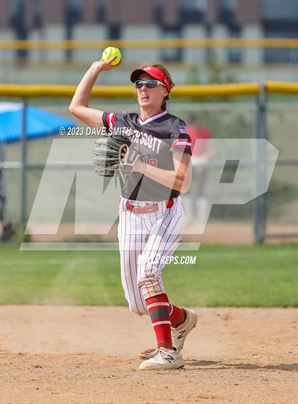 Thumbnail 3 in Mt. Vernon vs North Scott (Linn-Mar/Alburnett Invitational) photogallery.