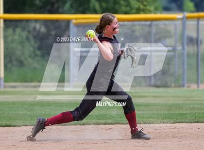 Thumbnail 2 in Mt. Vernon vs North Scott (Linn-Mar/Alburnett Invitational) photogallery.
