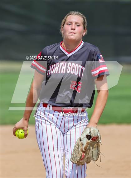 Thumbnail 3 in Mt. Vernon vs North Scott (Linn-Mar/Alburnett Invitational) photogallery.