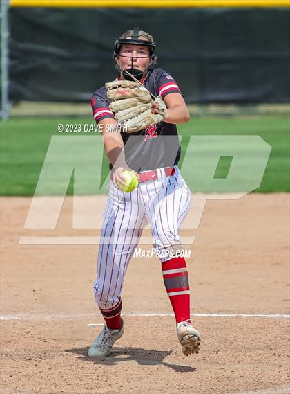 Thumbnail 2 in Mt. Vernon vs North Scott (Linn-Mar/Alburnett Invitational) photogallery.