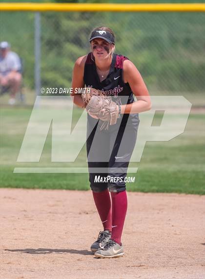 Thumbnail 2 in Mt. Vernon vs North Scott (Linn-Mar/Alburnett Invitational) photogallery.