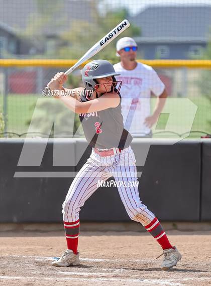 Thumbnail 3 in Mt. Vernon vs North Scott (Linn-Mar/Alburnett Invitational) photogallery.