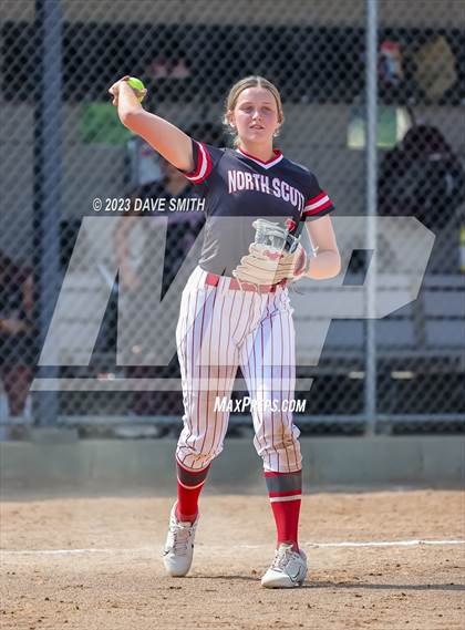 Thumbnail 3 in Mt. Vernon vs North Scott (Linn-Mar/Alburnett Invitational) photogallery.