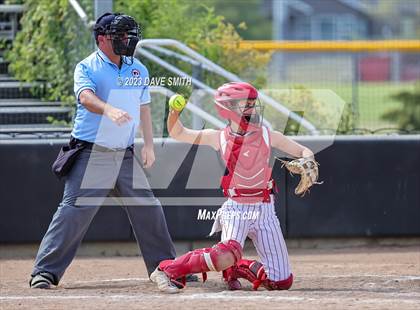 Thumbnail 2 in Mt. Vernon vs North Scott (Linn-Mar/Alburnett Invitational) photogallery.