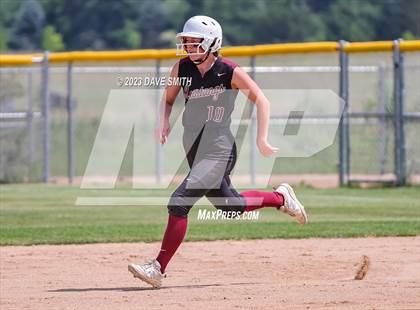 Thumbnail 3 in Mt. Vernon vs North Scott (Linn-Mar/Alburnett Invitational) photogallery.