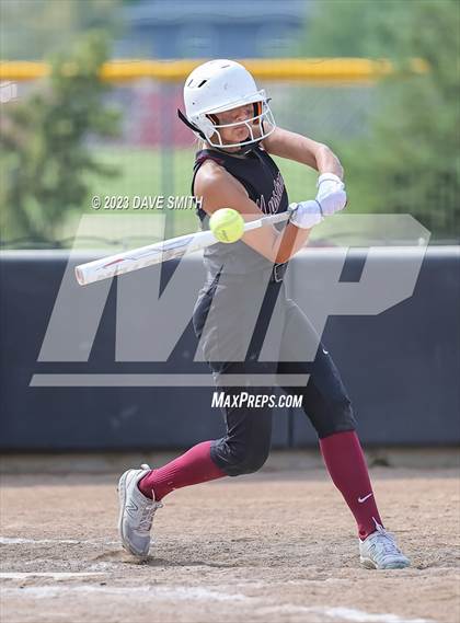 Thumbnail 3 in Mt. Vernon vs North Scott (Linn-Mar/Alburnett Invitational) photogallery.