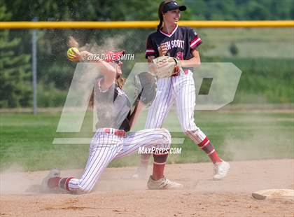 Thumbnail 3 in Mt. Vernon vs North Scott (Linn-Mar/Alburnett Invitational) photogallery.