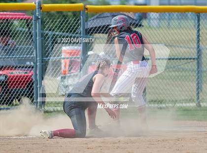 Thumbnail 2 in Mt. Vernon vs North Scott (Linn-Mar/Alburnett Invitational) photogallery.