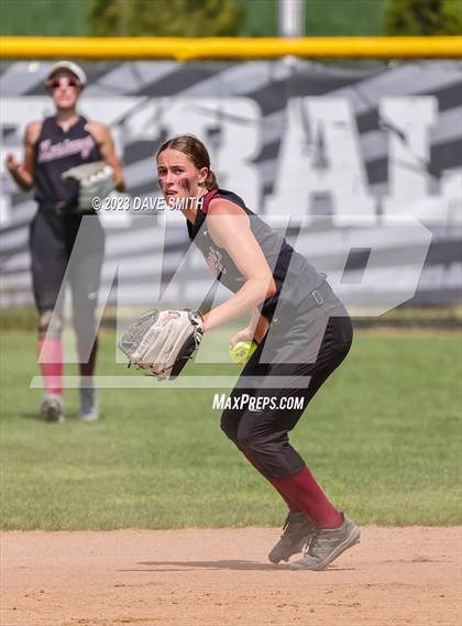 Thumbnail 3 in Mt. Vernon vs North Scott (Linn-Mar/Alburnett Invitational) photogallery.